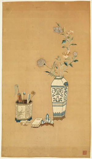 清 刺繡瓶花清玩圖|Panel with Flowers in Vase and Scholar's Objects