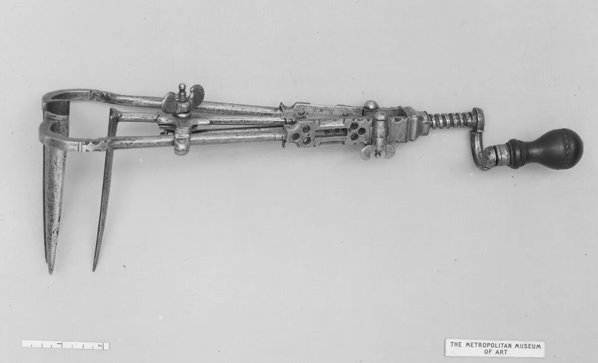 Vaginal dilator and speculum — Unknown