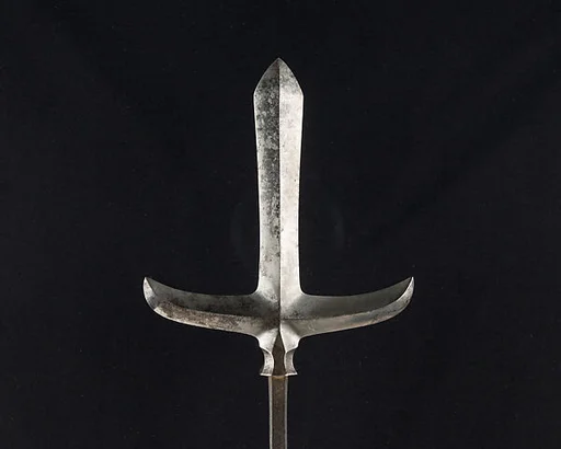 Arrowhead (<i>Yanone</i>)