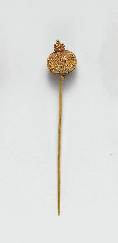 Gold pin — Unknown