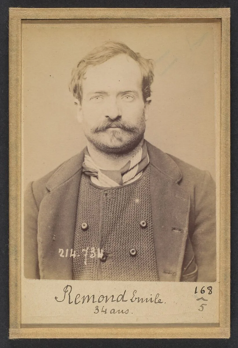 Remond. Émile, Adolphe. 34 ans, né à Bagnolet (Seine). Carrier. Anarchiste. 26/2/94. — Alphonse Bertillon