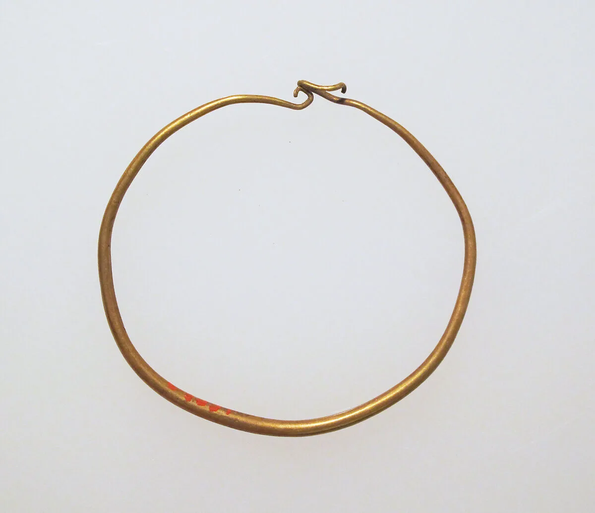 Earring-loop type, plain — Unknown