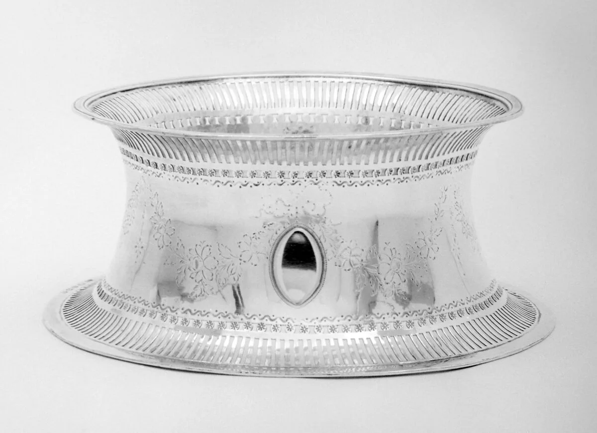 Dish ring — Henry Freeth