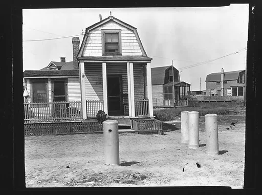 [Beachfront Clapboard House, Possibly Canarsie, Brooklyn, New York]