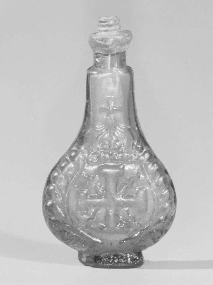 Blue-colored flacon de poche decorated with lion rampant and enflamed cross potant — Glasshouse of Bernard Perrot, Verrerie Royale d'Orléans