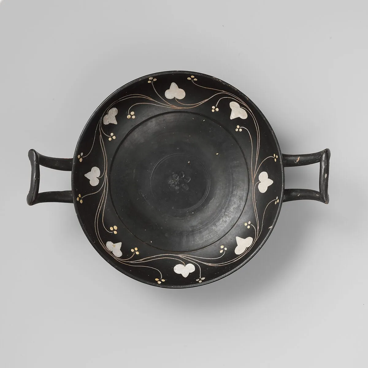 Terracotta kylix (drinking cup) — Unknown