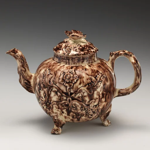 Footed teapot