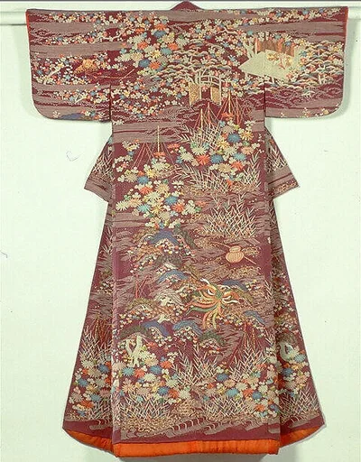 萌黄縮緬地風景能楽模様小袖|Kosode with Scenes from Nō Plays