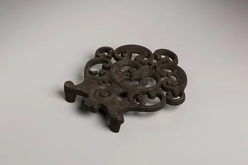 Trivet