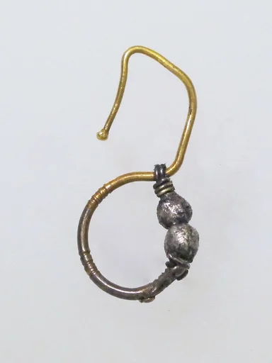 Earring, delta-shaped with beads