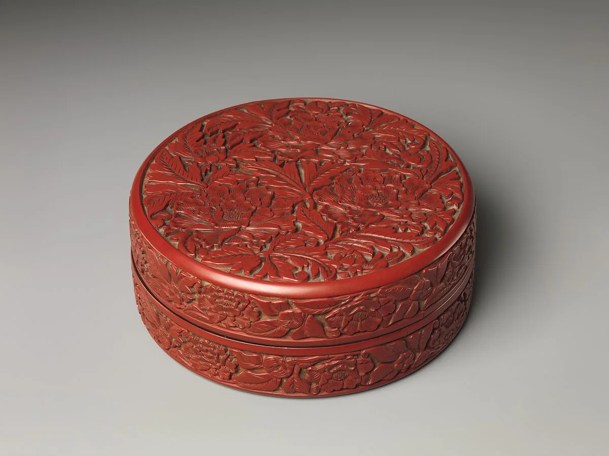 明 永樂 剔紅牡丹紋盒|Box with peonies — Unknown