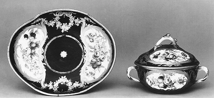 Bowl with cover and stand (écuelle ronde tournée et plateau ovale) — Sèvres Manufactory|Nicolas Bulidon|Michel-Barnabé Chauvaux