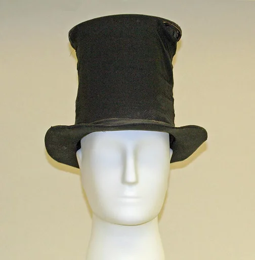 Opera hat
