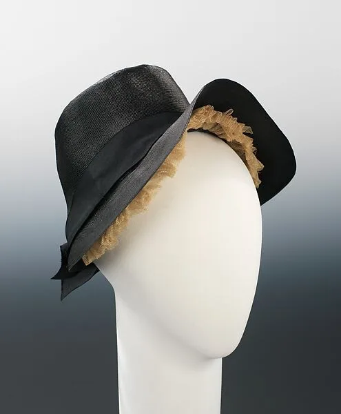 Hat — Elsa Schiaparelli