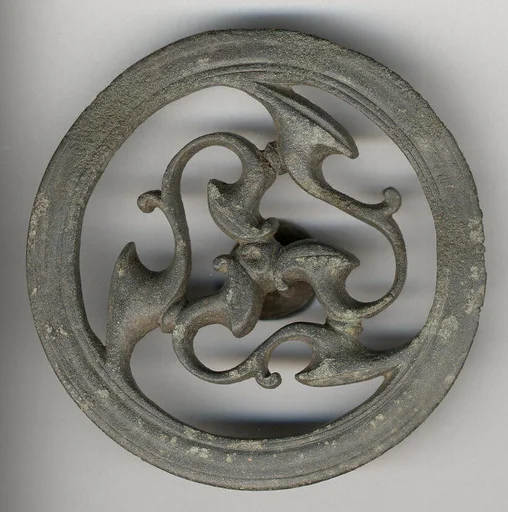 Openwork Mount