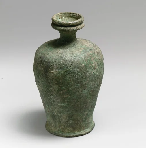 Bronze aryballos