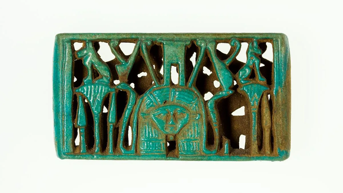 Spacer with Hathor head — Unknown