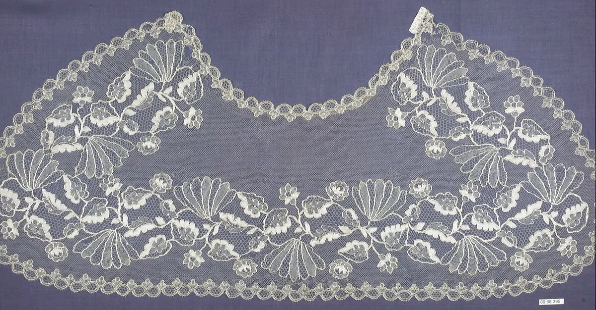 Silk bobbin lace collar — Unknown