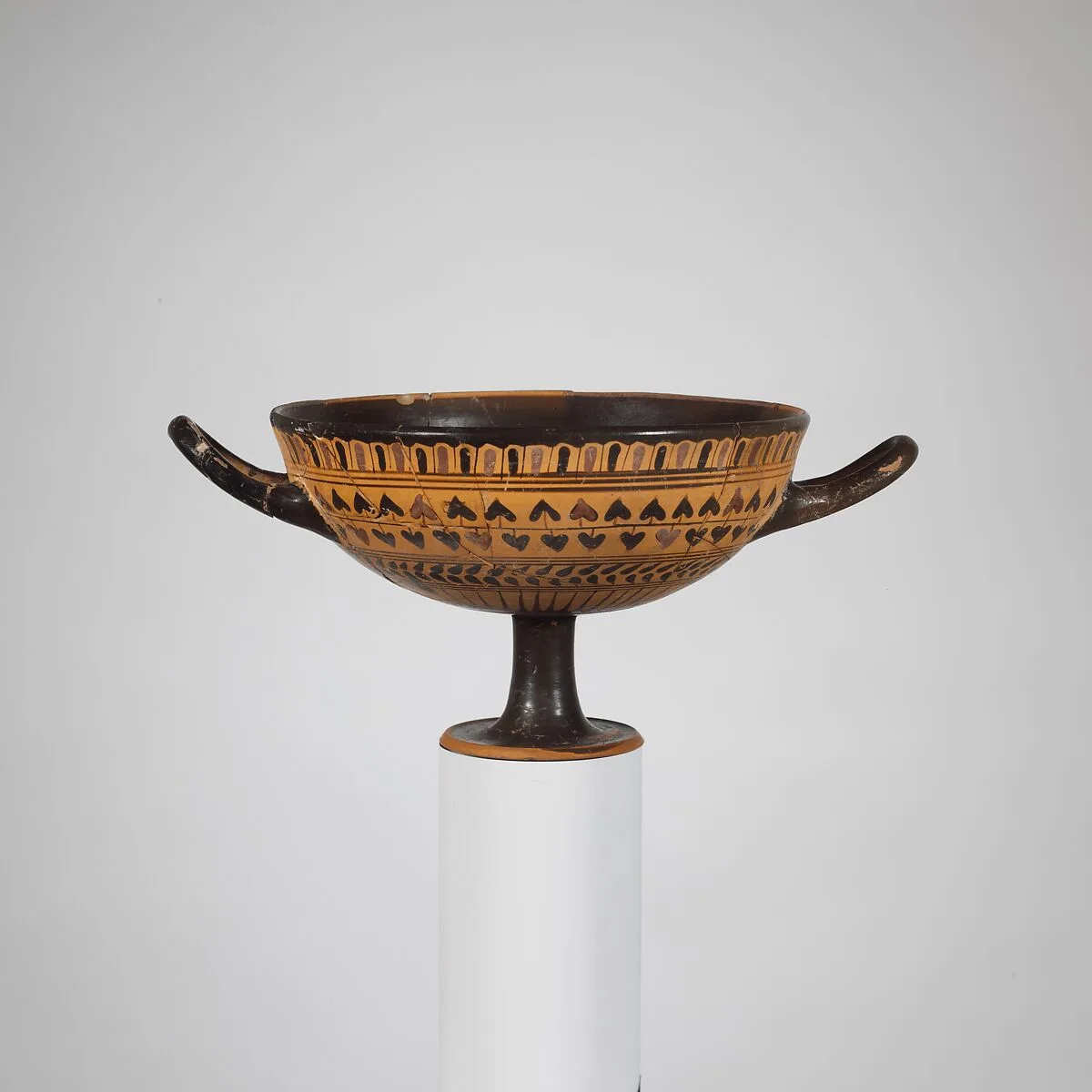 Terracotta kylix: Cassel cup (drinking cup) — Unknown