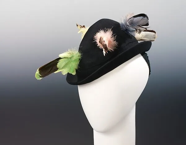 Hat — Elsa Schiaparelli
