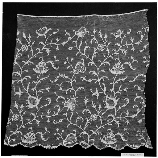 Curtain fragment