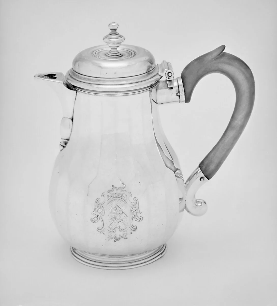 Jug with cover — Pezé Pilleau