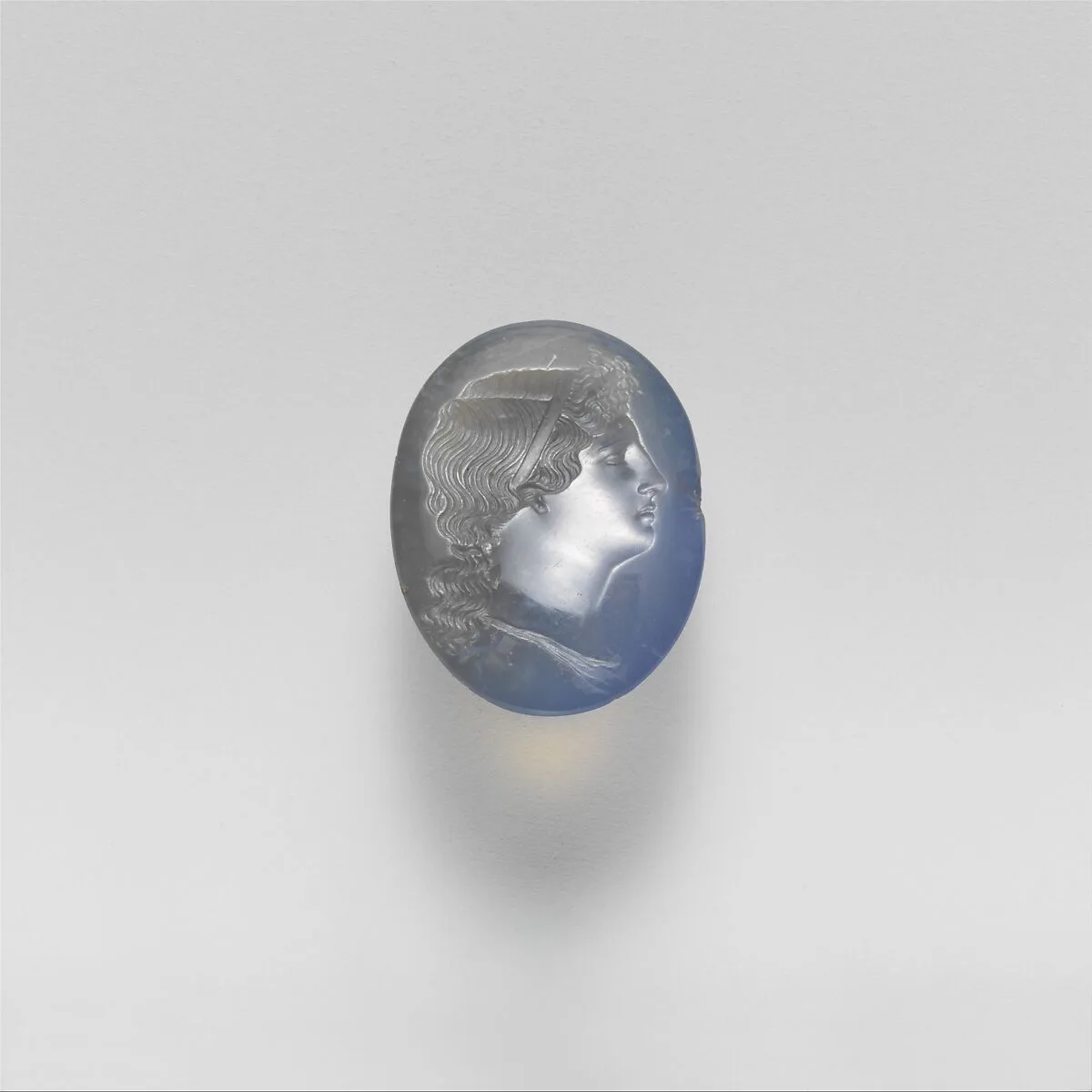Chalcedony oval gem — Unknown
