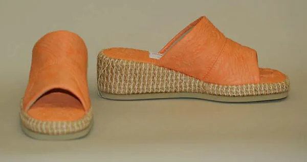 Shoes — Oomphies
