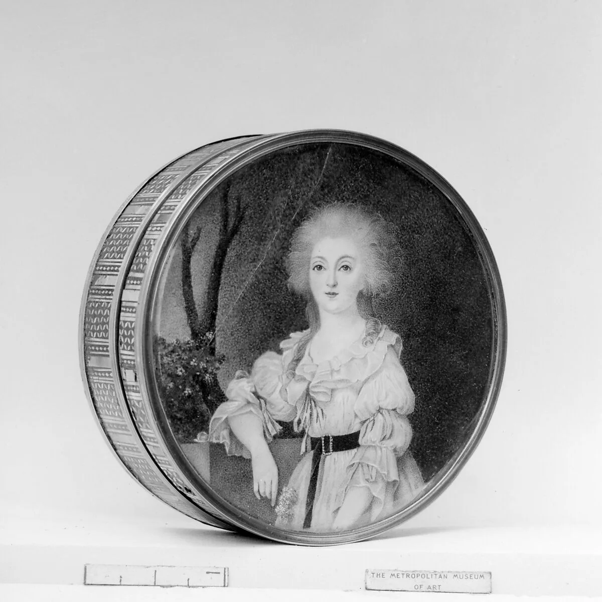Box with portrait of a woman — Unknown