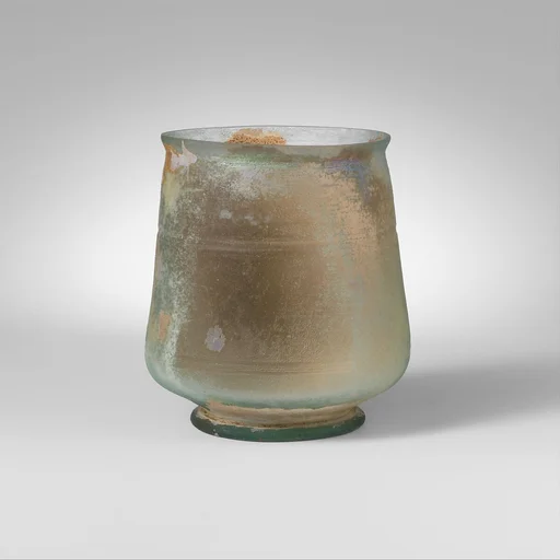 Glass footed beaker