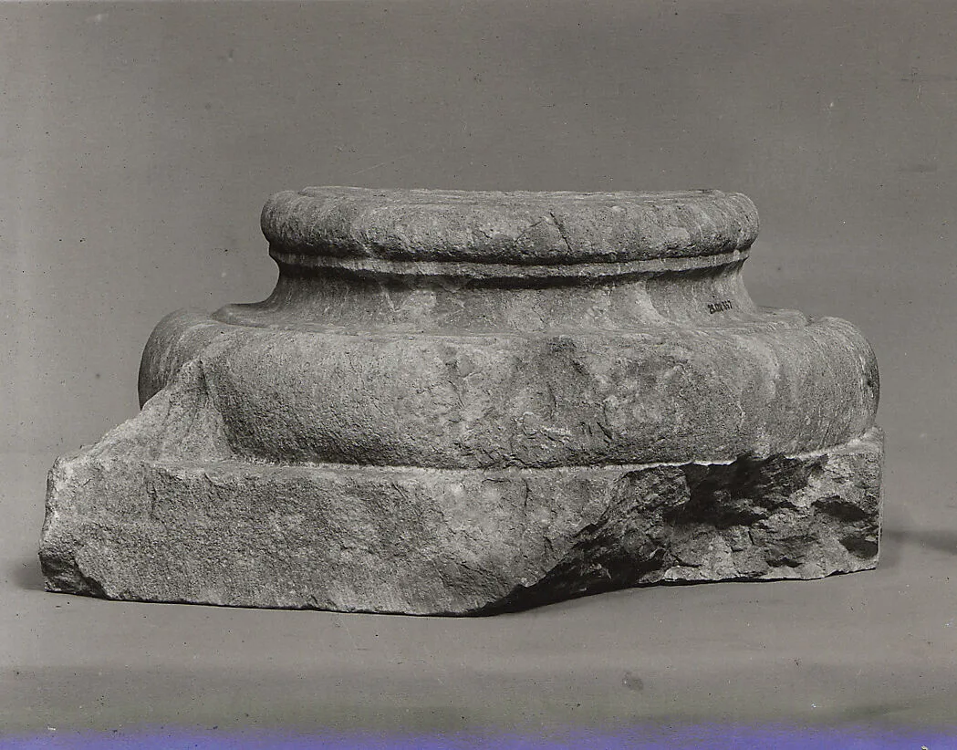 Column Base — Unknown