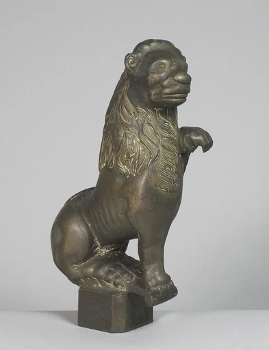 Lion Sejant Rampant