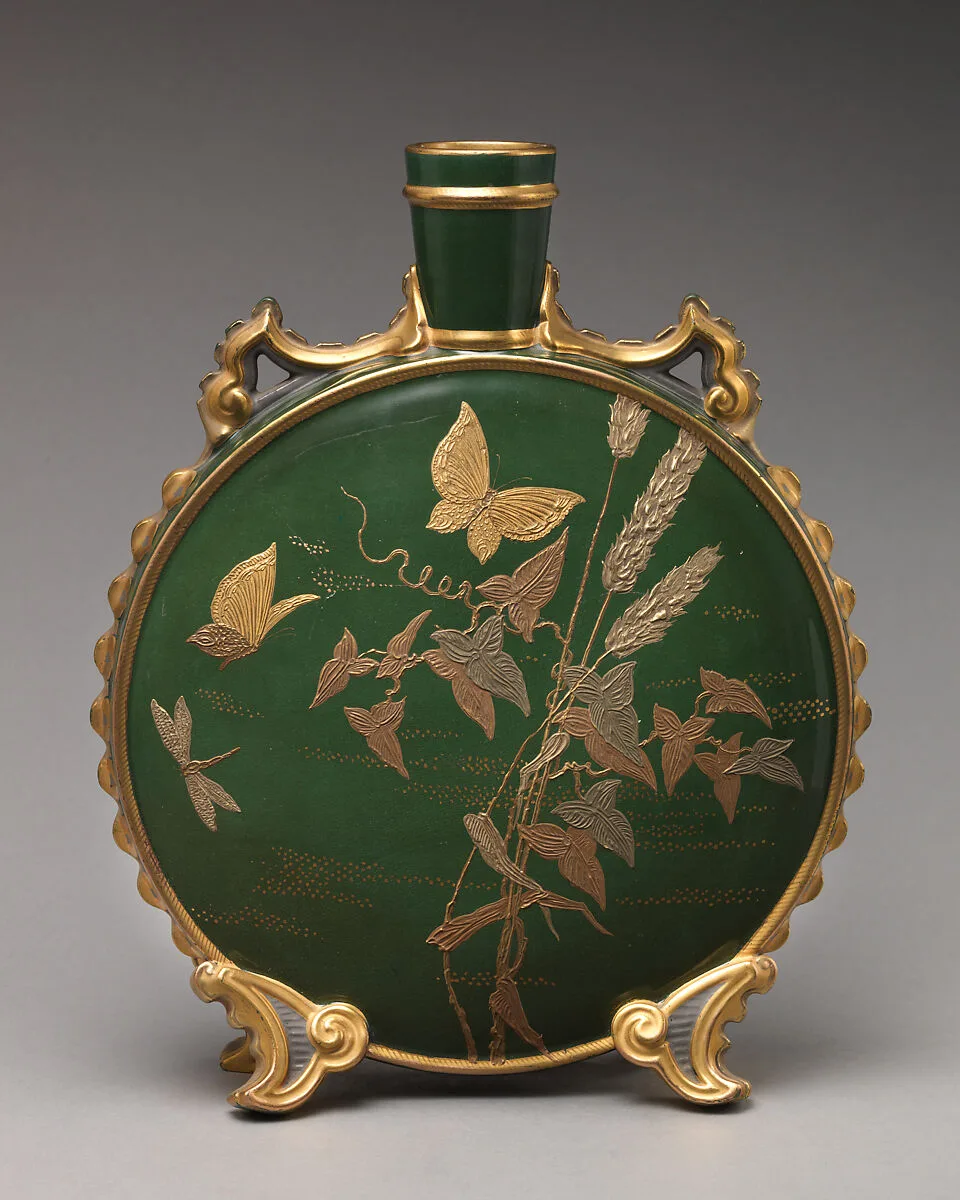 Moon flask with gold butterfly and wheat motifs — Worcester factory