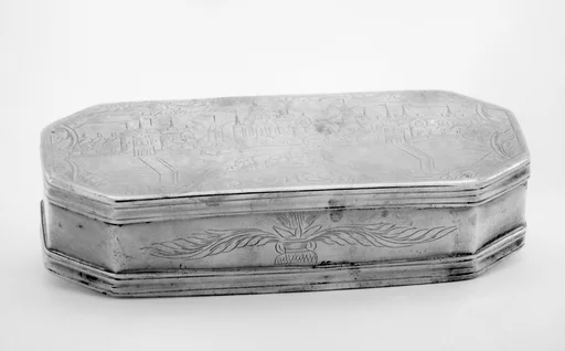Tobacco box