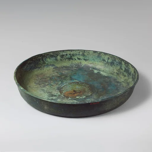 Bronze bowl and oinochoe (jug)
