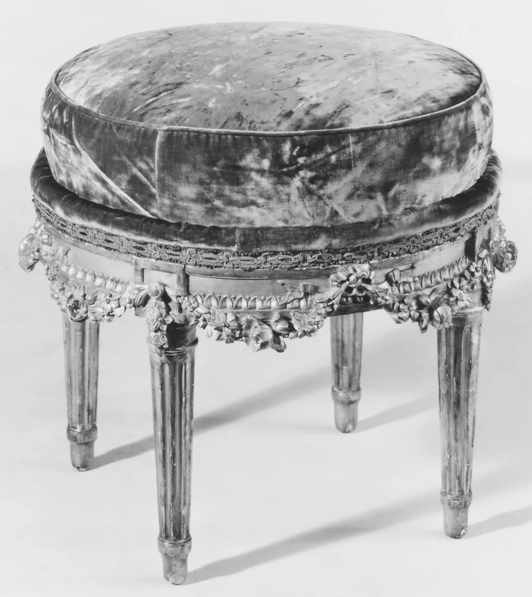 Round stool — Unknown