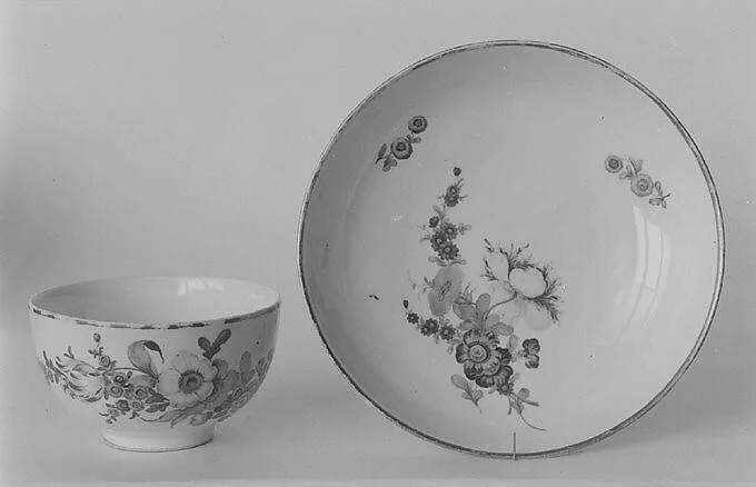 Teabowl and saucer — Zurich Pottery and Porcelain Factory