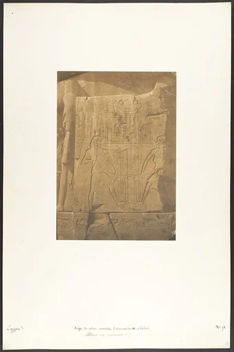 Siège du colosse monolithe d'Aménophis III, à Thèbes (Détails des sculptures)