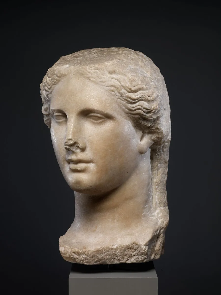 Marble head of a Ptolemaic queen — Unknown