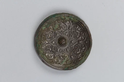 唐 嵌銀背花枝紋銅鏡|Mirror with floral patterns