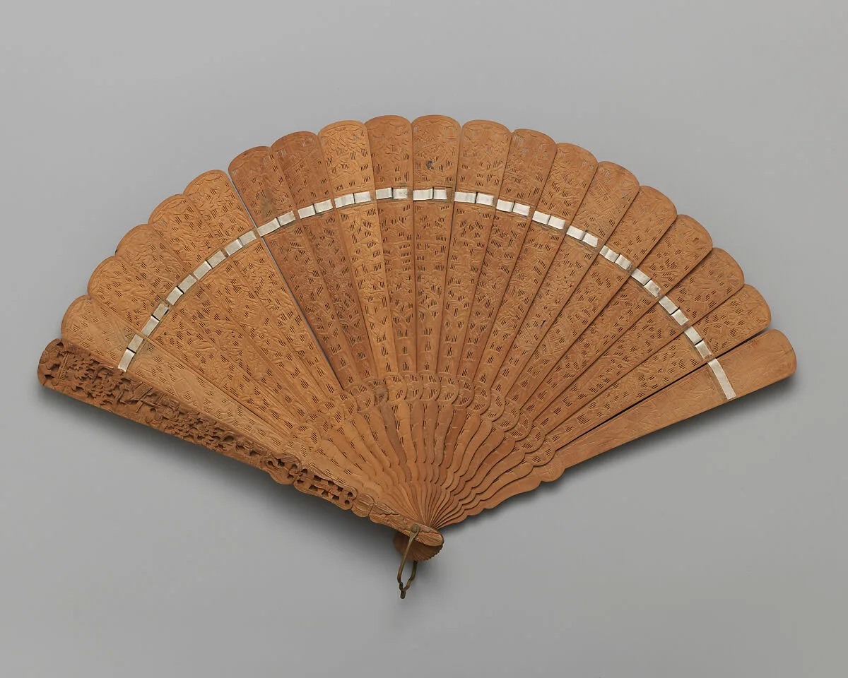 Brisé Fan, with Simple Carved Patterning — Unknown