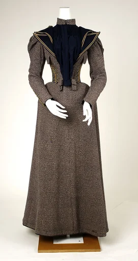 Walking dress