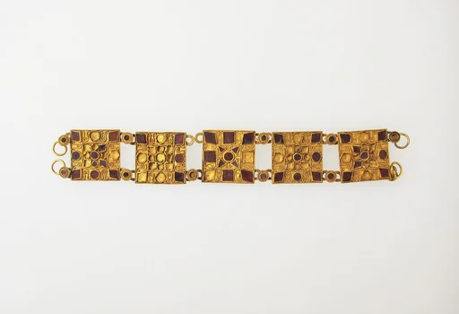 Bracelet with glass inlay