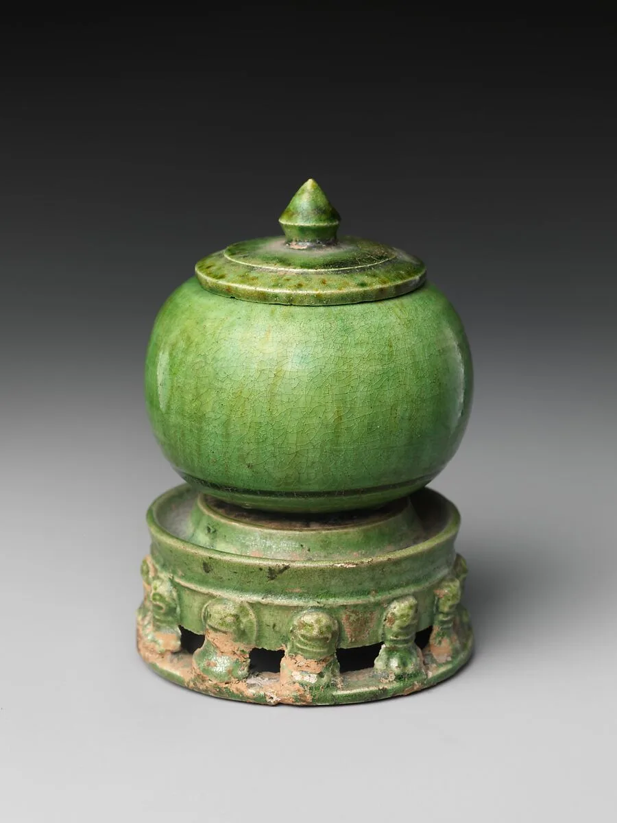 唐 綠釉陶罐|Miniature covered jar and “inkstone” — Unknown