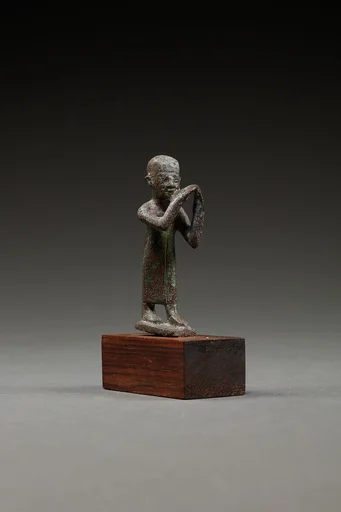 Statuette of a flutist