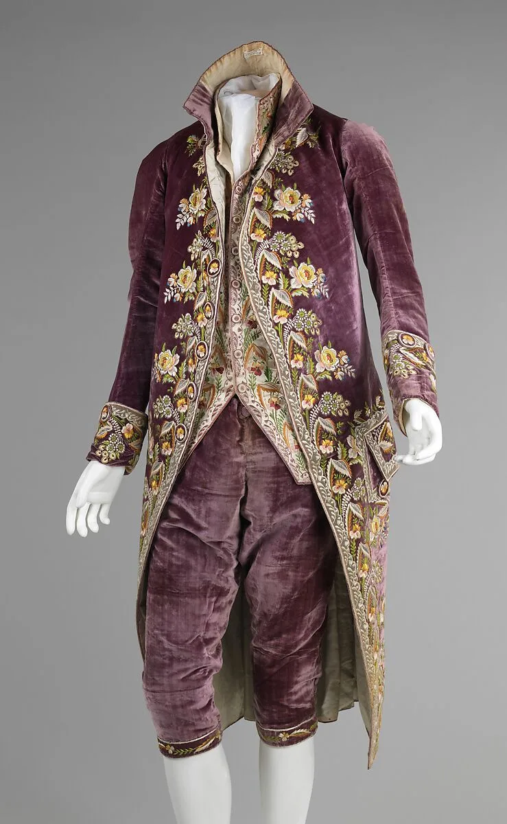 Court suit — Unknown