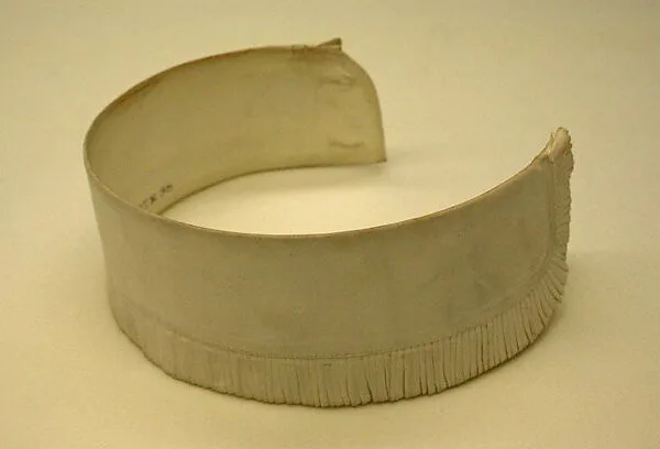 Collar — Unknown