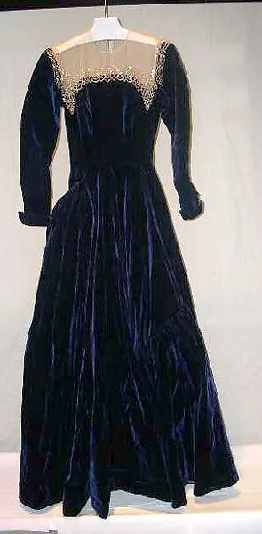 Evening dress — Sophie Gimbel|Saks Fifth Avenue