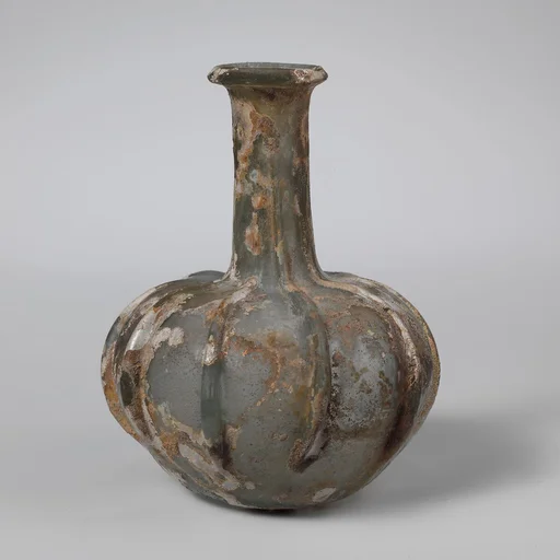 Glass bottle