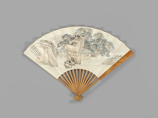 現代　金西厓刻扇骨、郭蘭祥繪松榭僧音圖、褚德彜節錄水經注　成扇|Carved fan, water pavilion by a pine bluff and calligraphy